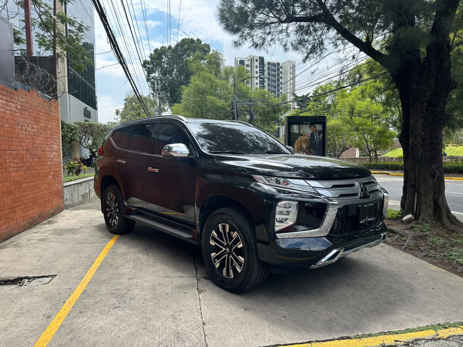 Mitsubishi-Montero-Sport-2024-832KMC (1)
