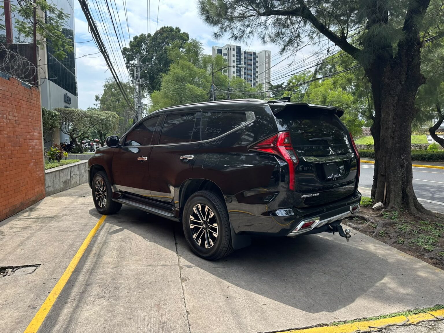 Mitsubishi-Montero-Sport-2024-832KMC (10)