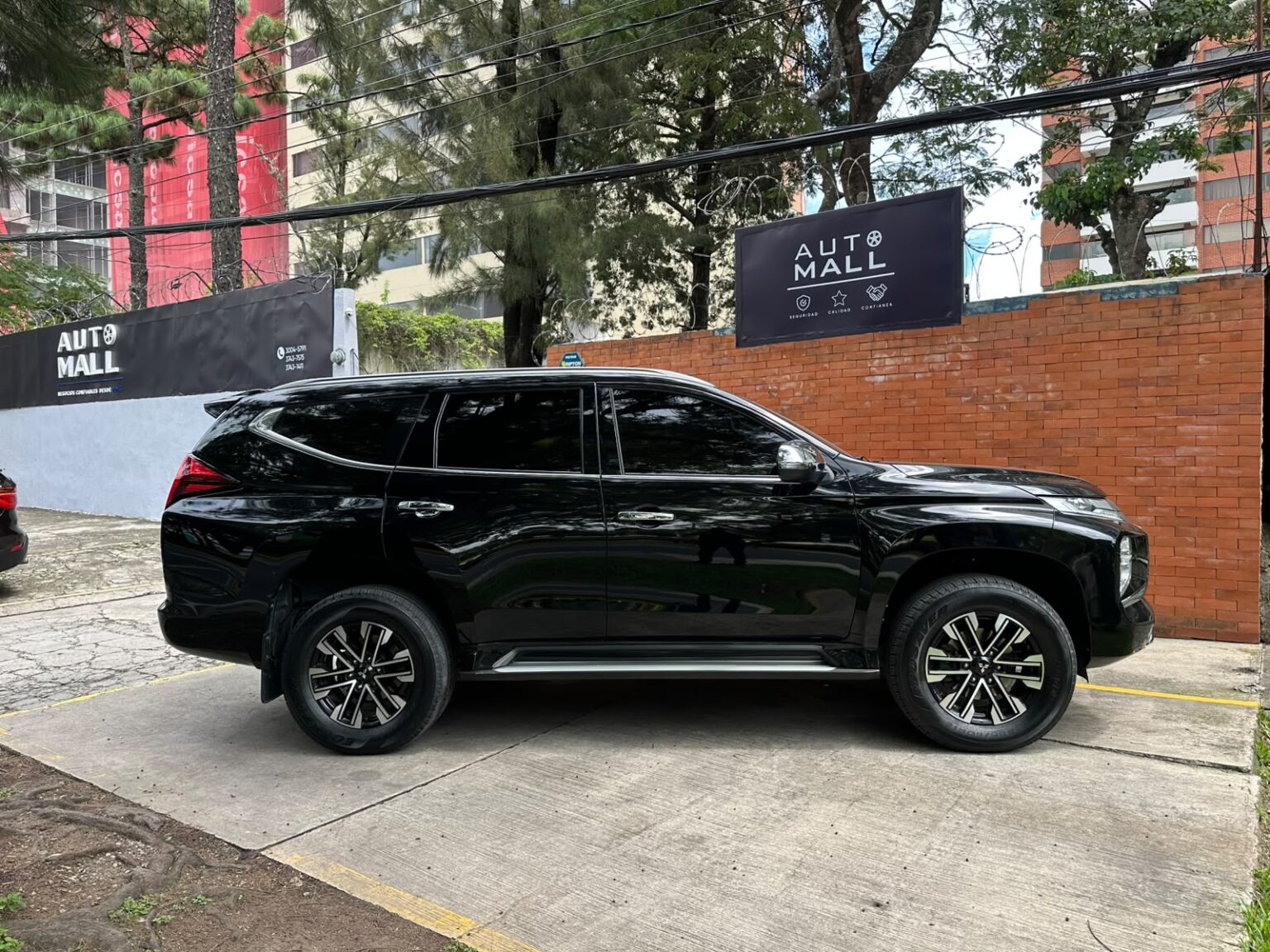 Mitsubishi-Montero-Sport-2024-832KMC (15)