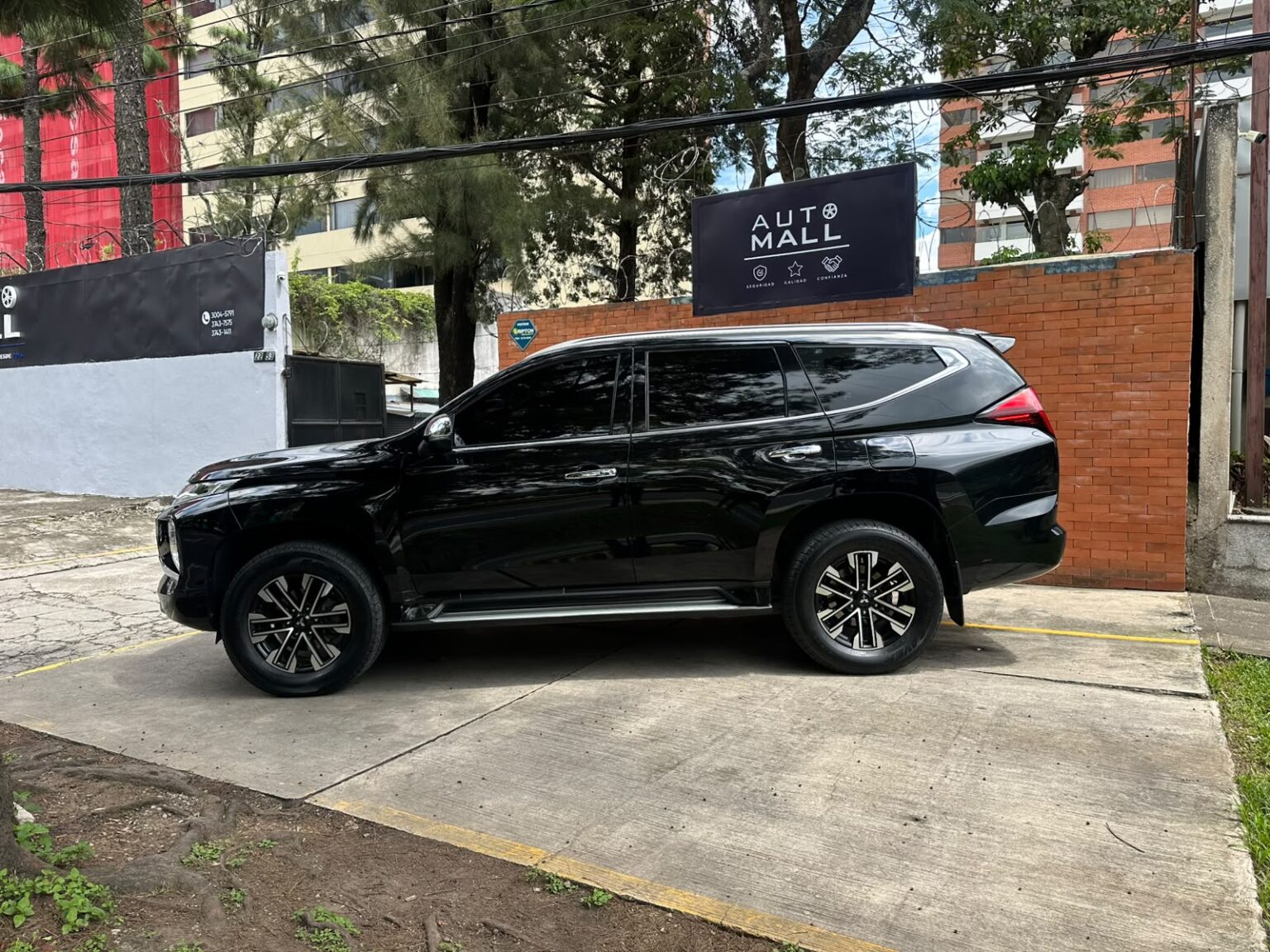Mitsubishi-Montero-Sport-2024-832KMC (3)