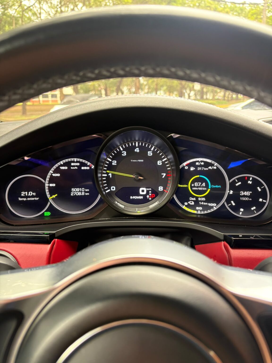 Porsche-Cayenne-eHybrid-2019-785JQF (15)