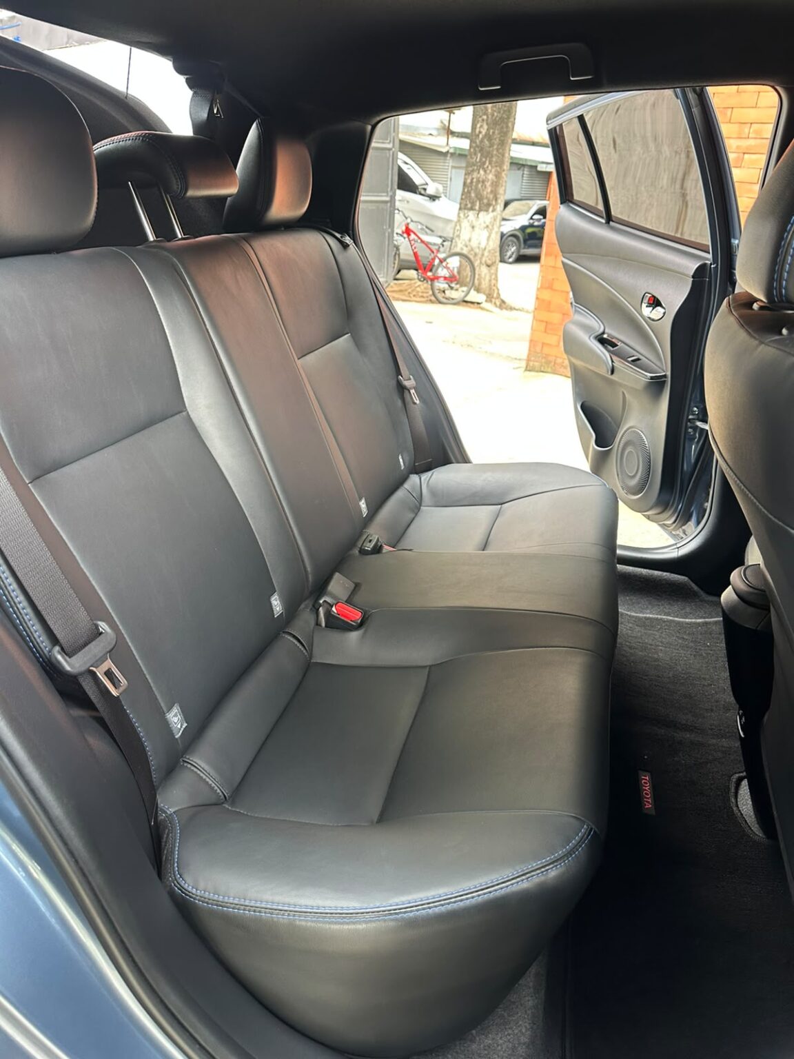 Toyota-Yaris-2023-025KDW (10)