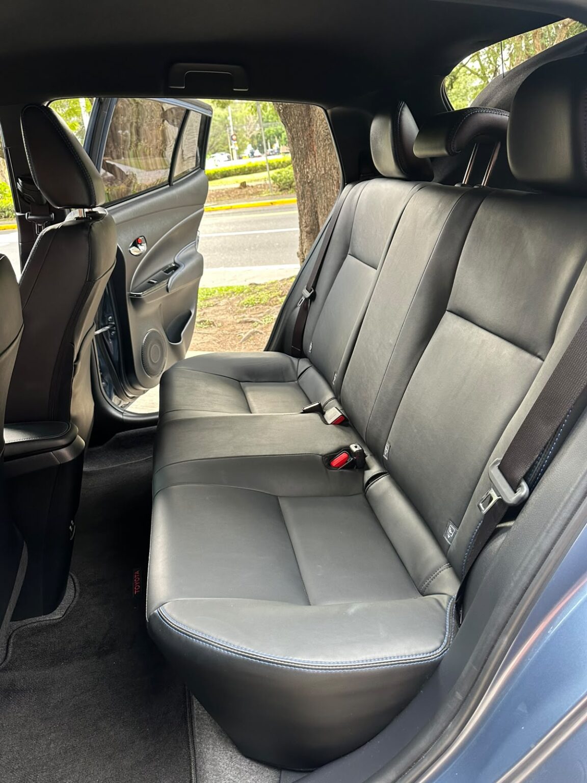 Toyota-Yaris-2023-025KDW (12)