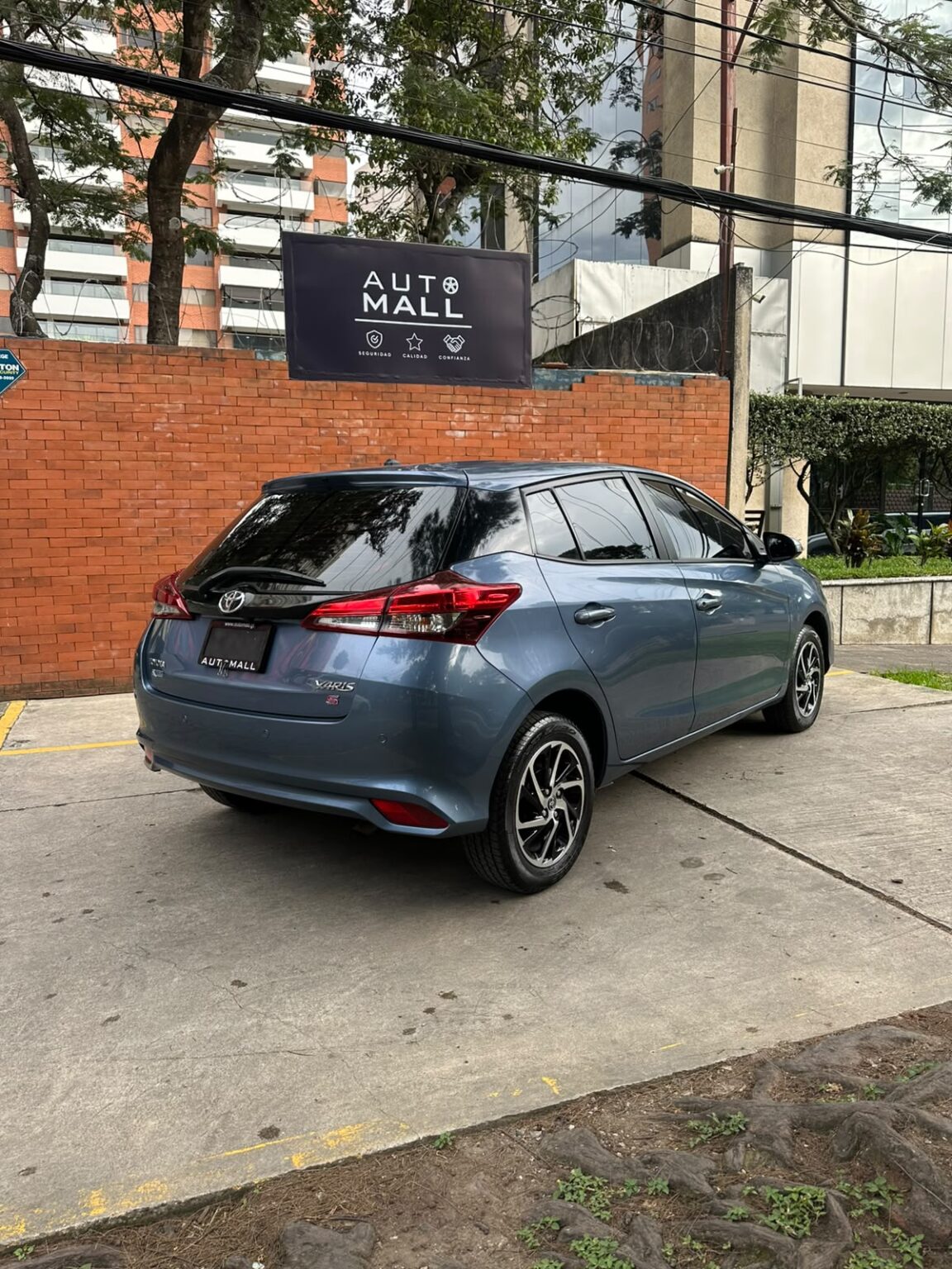 Toyota-Yaris-2023-025KDW (16)