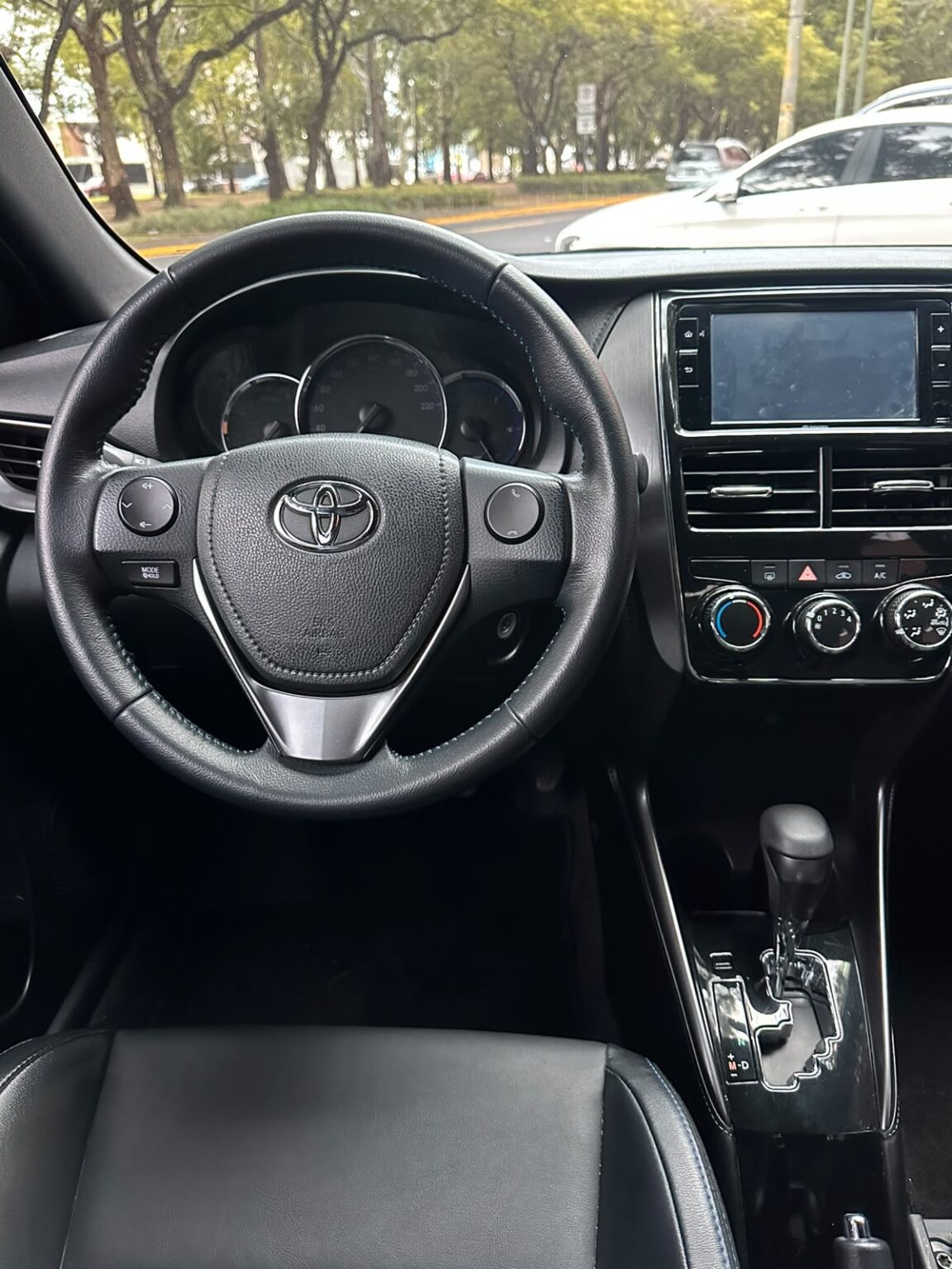 Toyota-Yaris-2023-025KDW (6)