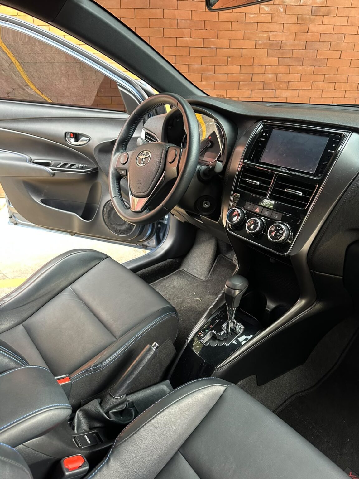Toyota-Yaris-2023-025KDW (9)
