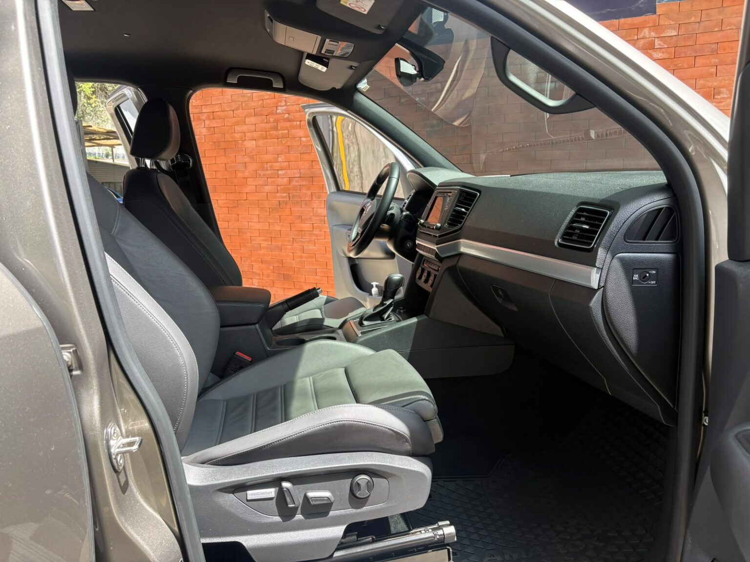 Volkswagen-Amarok-V6-2024-591LGJ (17)