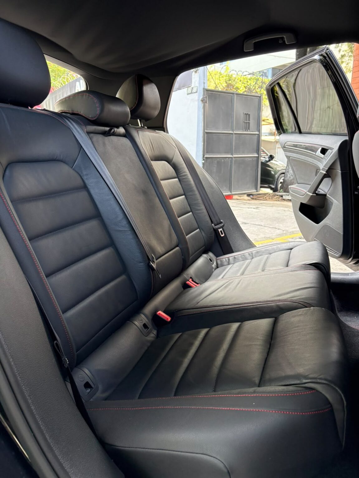 Volkswagen-GTI-MT-2015-328LKK (10)