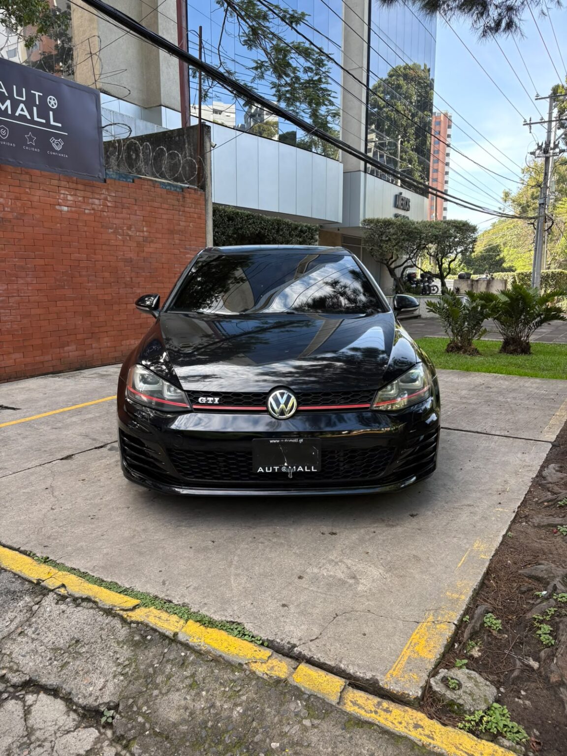 Volkswagen-GTI-MT-2015-328LKK (2)