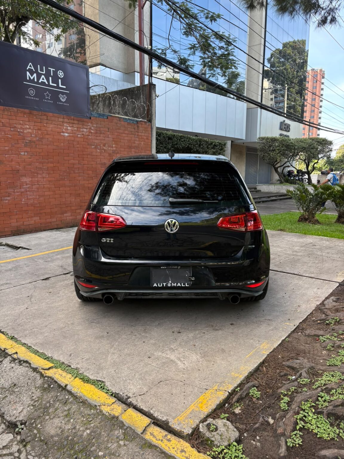 Volkswagen-GTI-MT-2015-328LKK (5)