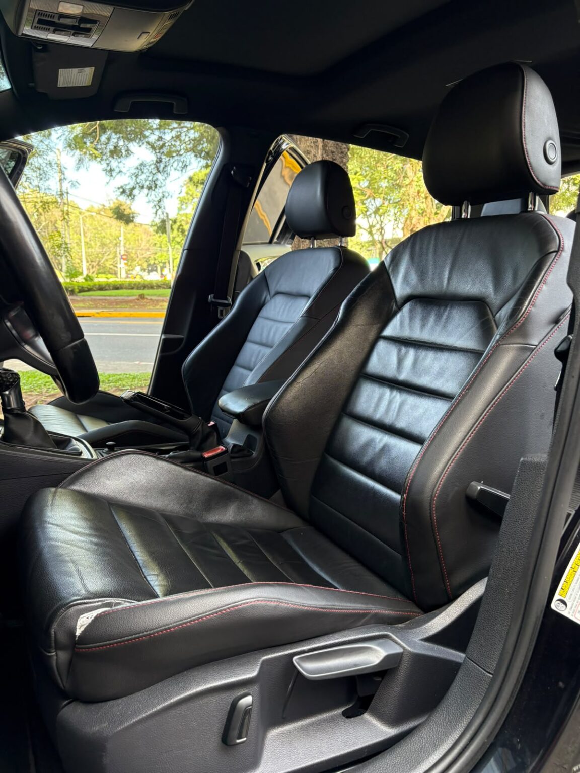 Volkswagen-GTI-MT-2015-328LKK (7)