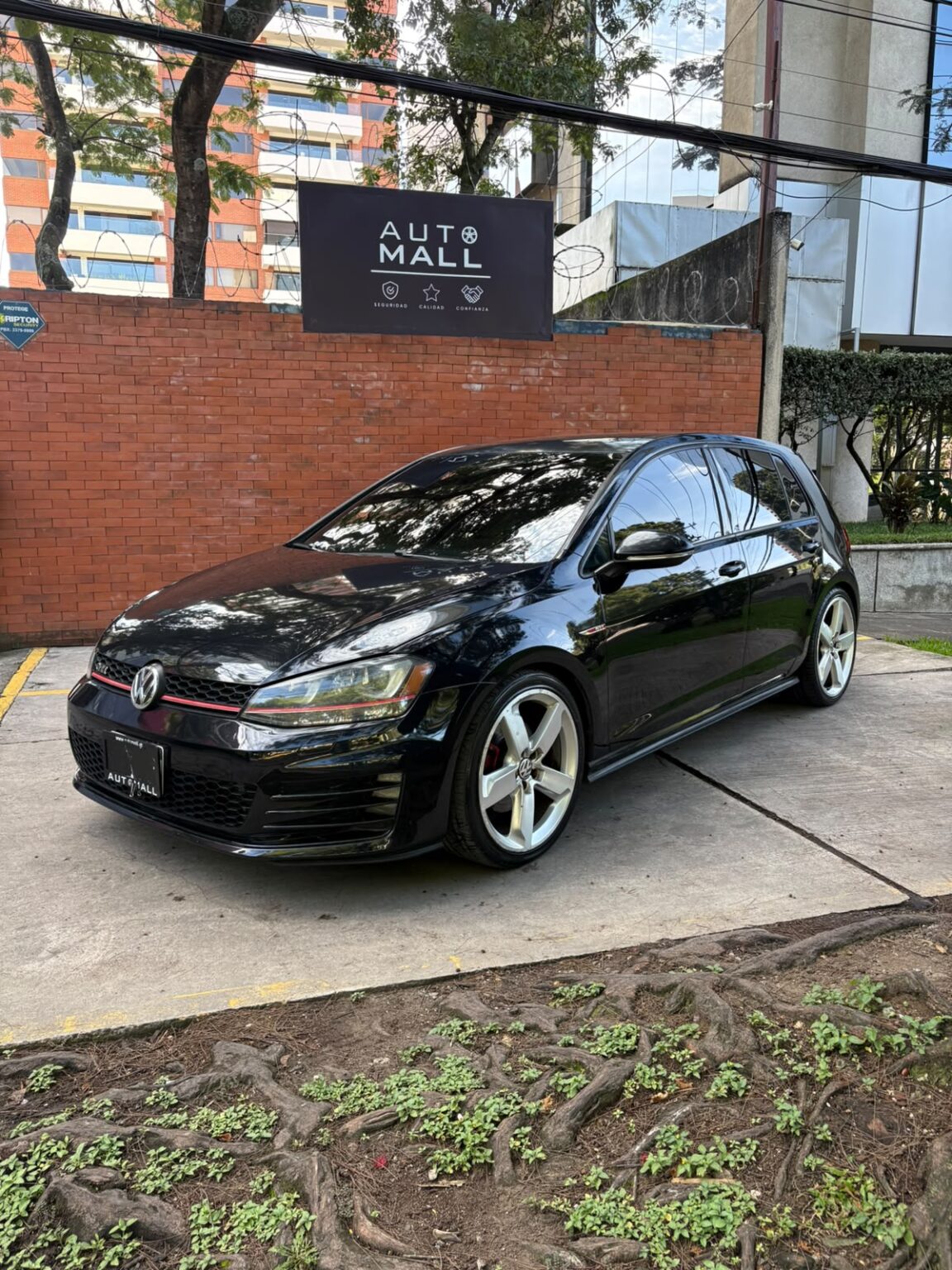 Volkswagen-GTI-MT-2015-328LKK (9)