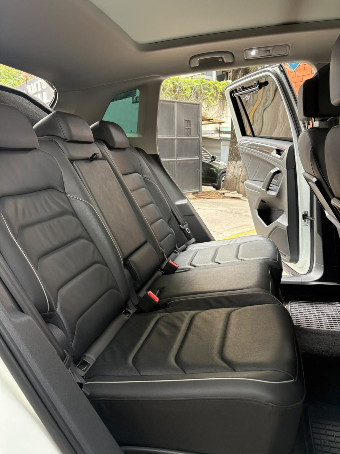 Volkswagen-Tiguan-2018-659JBM (11)