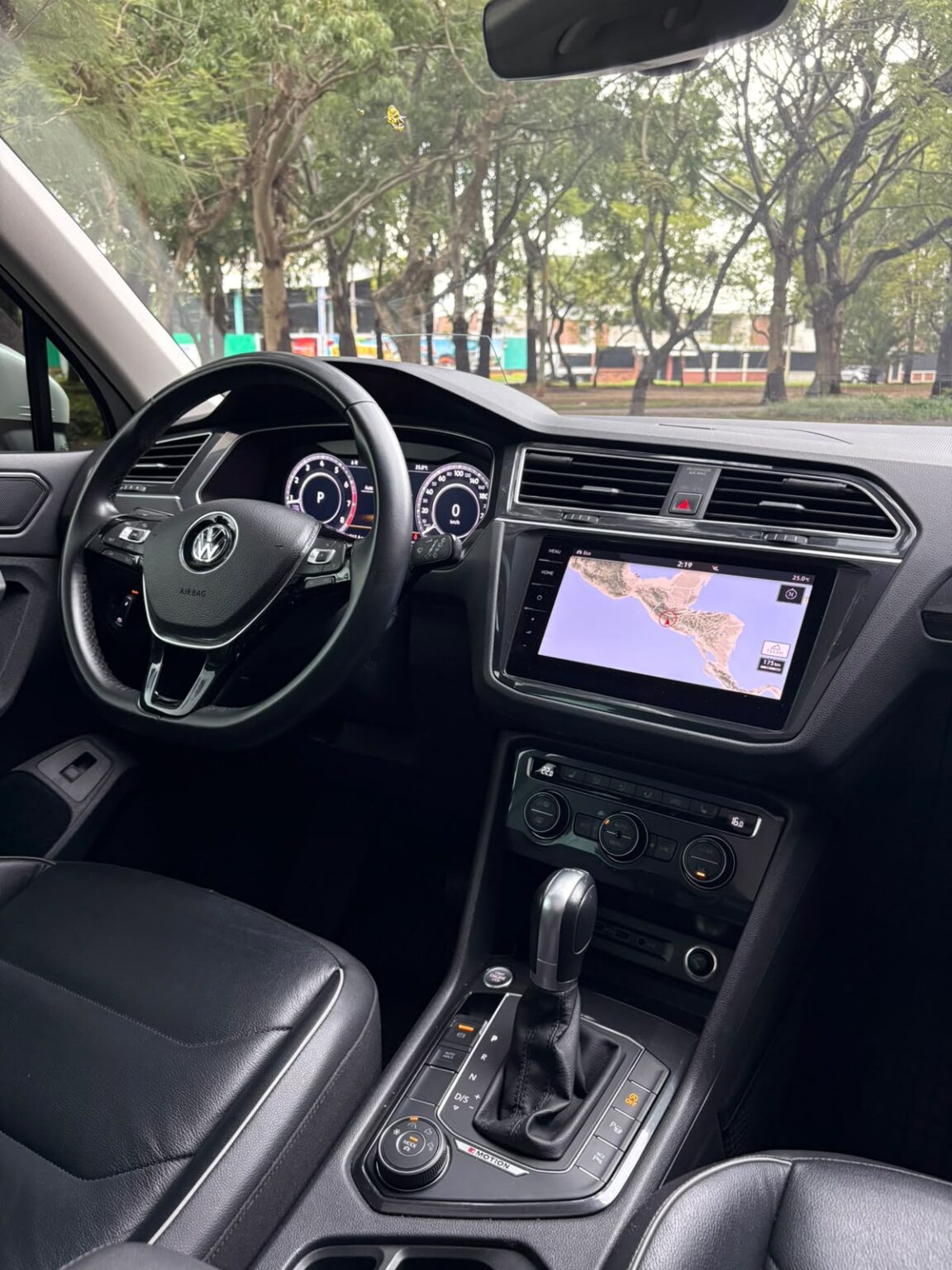 Volkswagen-Tiguan-2018-659JBM (13)