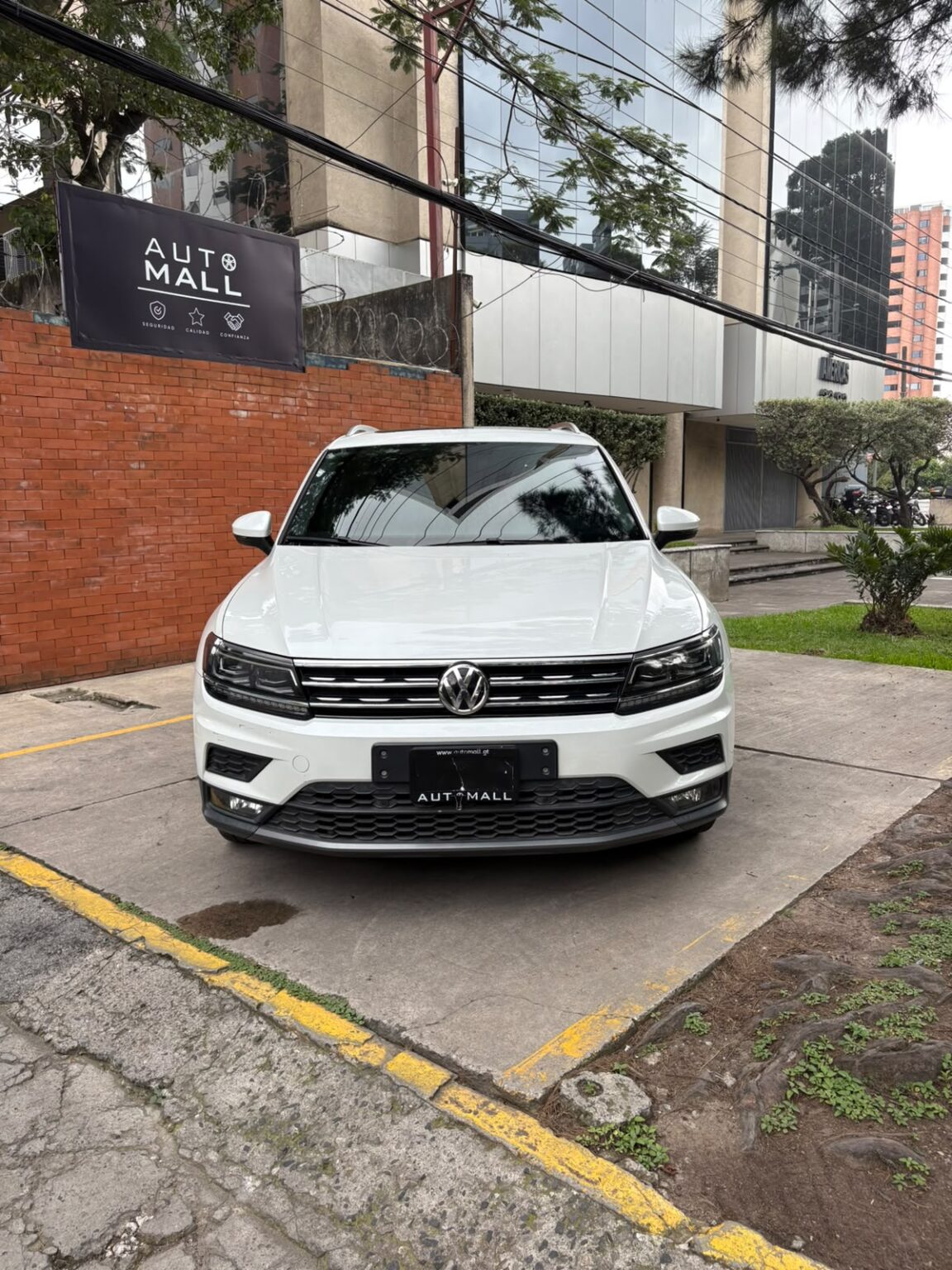 Volkswagen-Tiguan-2018-659JBM (2)
