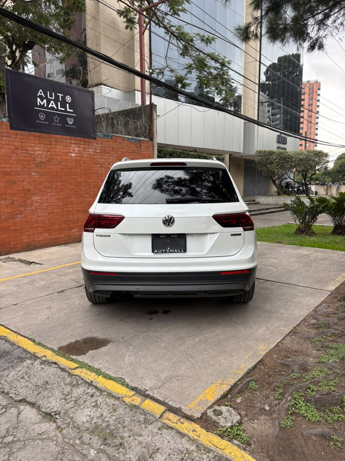 Volkswagen-Tiguan-2018-659JBM (5)