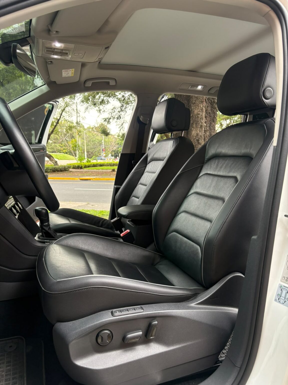Volkswagen-Tiguan-2018-659JBM (8)